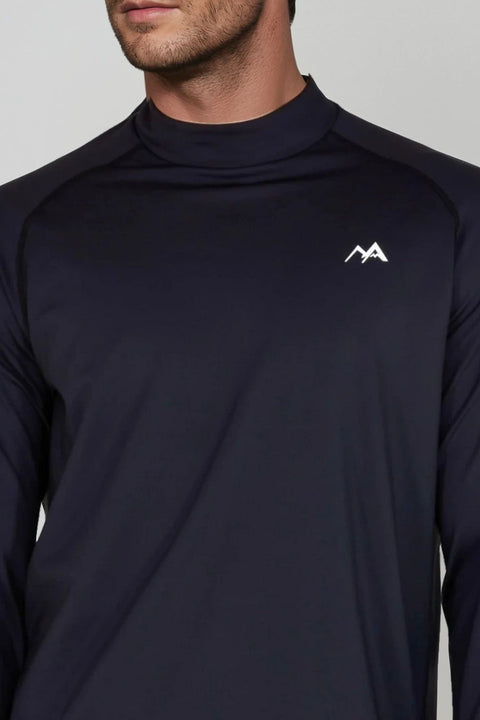 Close up view of Man wearing MEN'S THERMAL BASE LAYER TOP BLACK - Arctic Eco